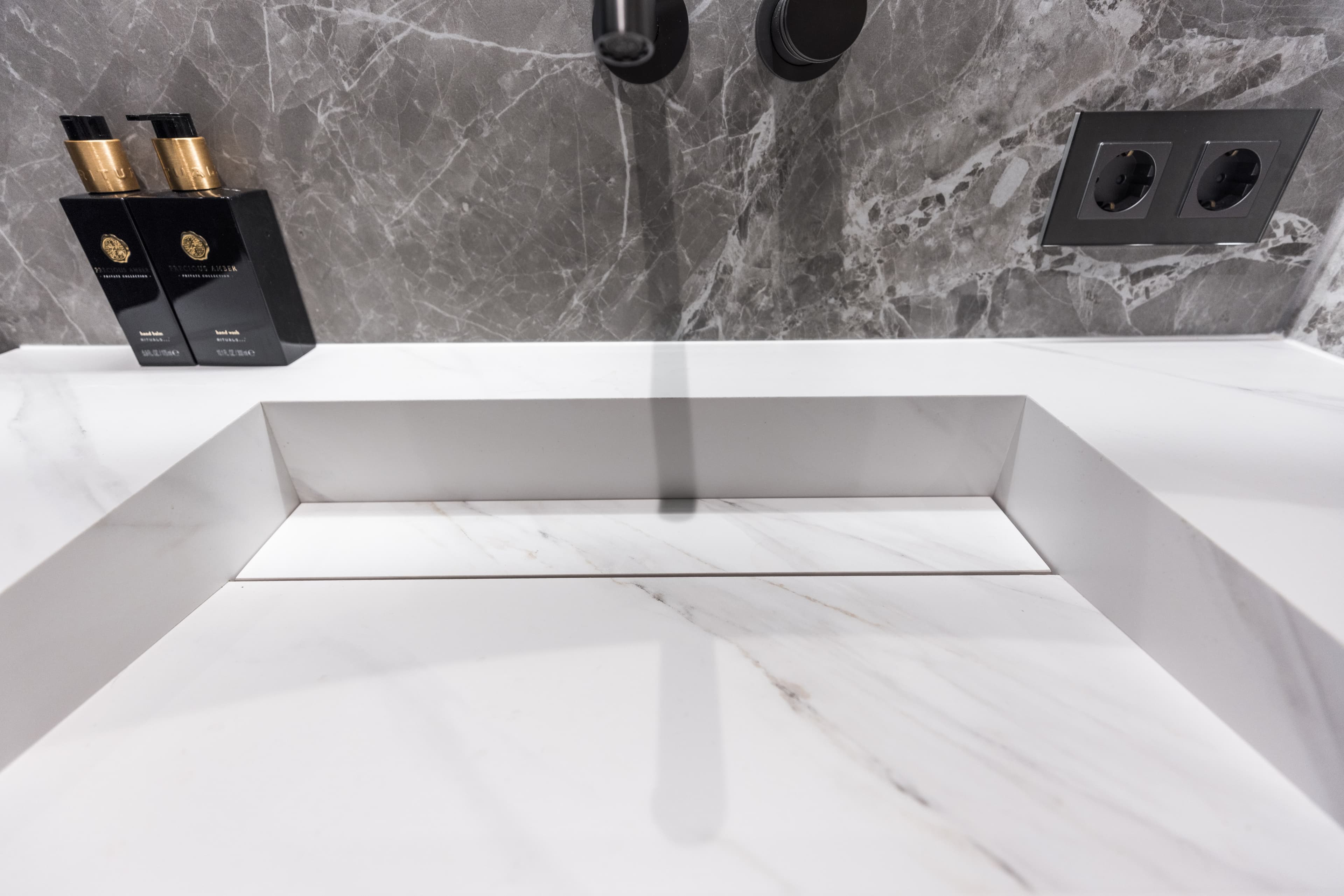 Bathroom renovation Lange Beestenmarkt